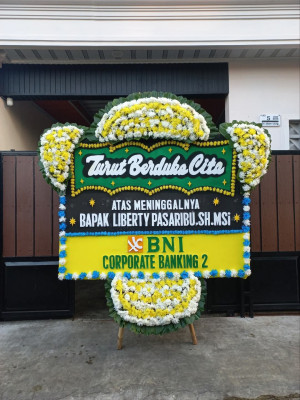 Papan Bunga Duka di Banyubiru