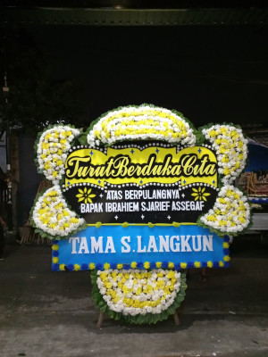 Papan Bunga Duka di Banyubiru