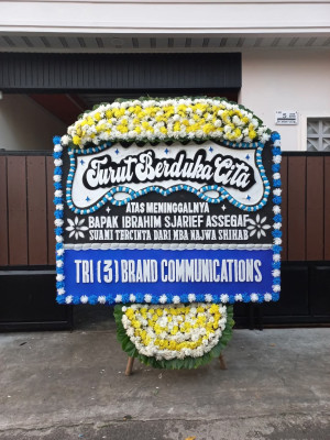 Papan Bunga Duka di Banyubiru